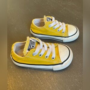 Chuck Taylor Toddler All-Star Converse in Yellow